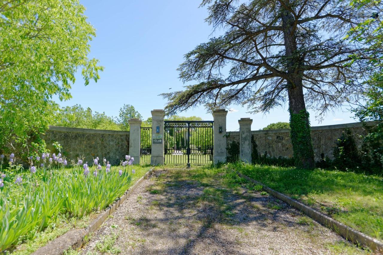 Private Furnished Apartment With All Comfort Has A Garden In A Green Space Meyreuil Esterno foto